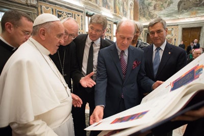 Lead artist Donald Jackson presenting The Saint John's Bible to Pope Francis in April, 2015 (Photo: L'osservatore Romano)