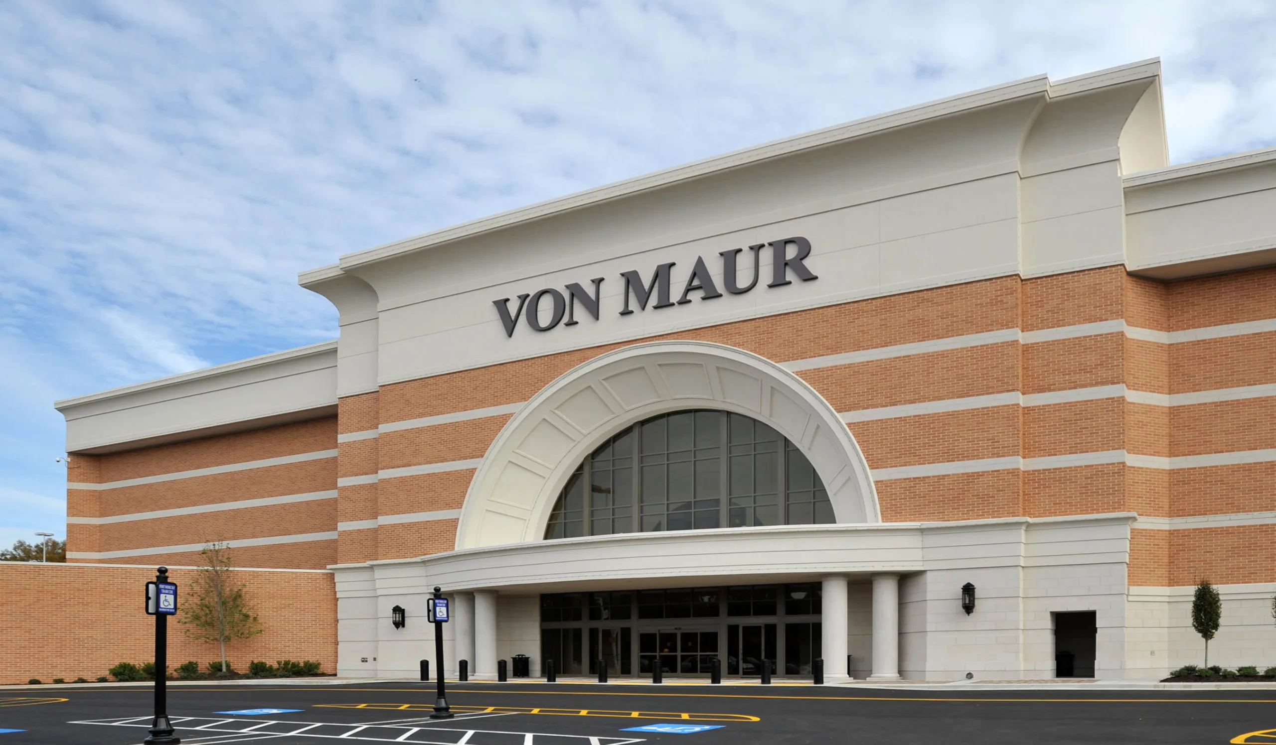 Von Maur to Open in North Dakota at Fargo's West Acres Mall